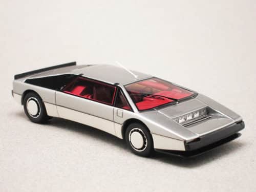 Aston Martin Bulldog argent et blanc (Matrix) 1/43e