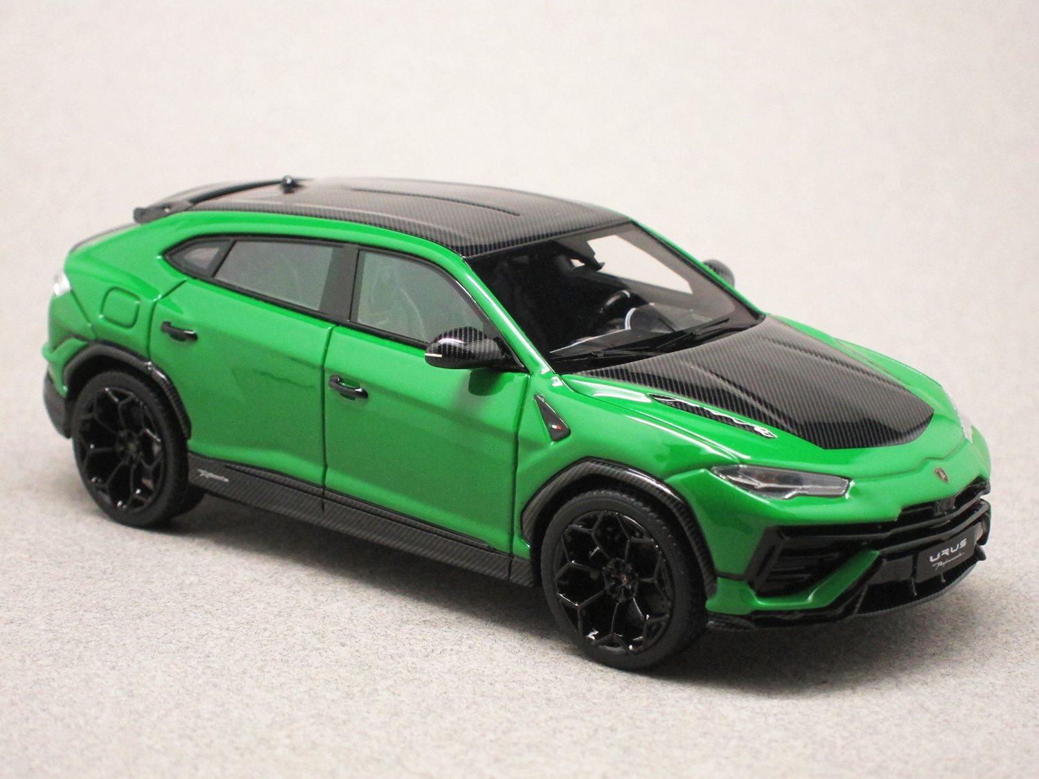Lamborghini Urus Performante Verde Viper (LookSmart) 1/43e
