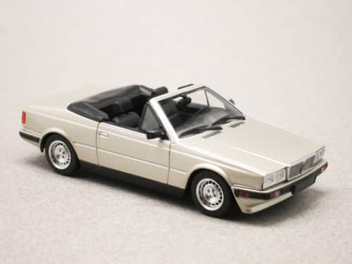 Maserati Biturbo Spyder gris argent (Maxichamps) 1/43e