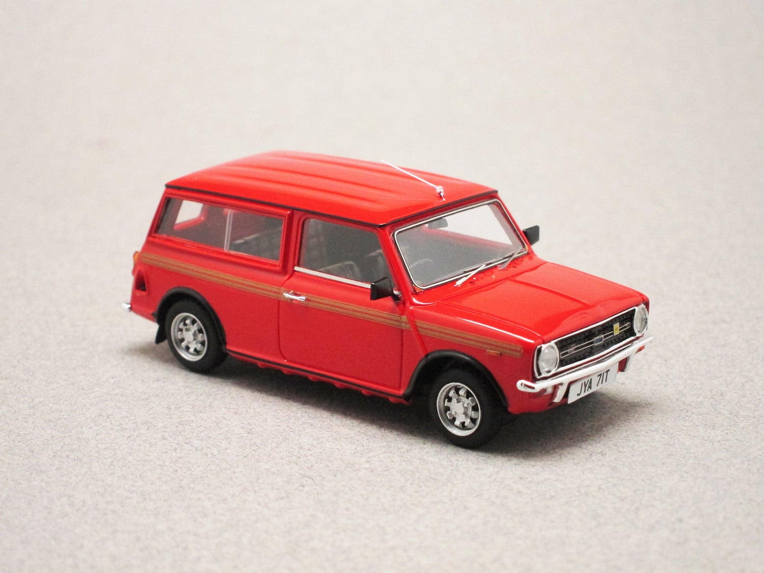 Mini Clubman Estate rouge (Matrix) 1/43e