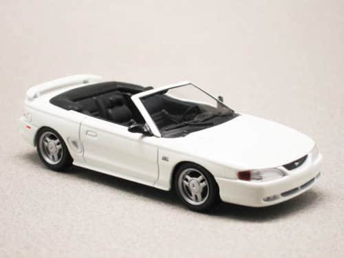 Ford Mustang Cabriolet 1995 blanche (Maxichamps) 1/43e