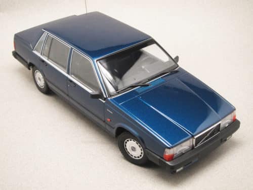 Volvo 740 GL (Minichamps) 1:18