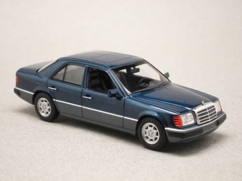 Mercedes W124 230E bleue (Maxichamps) 1/43e
