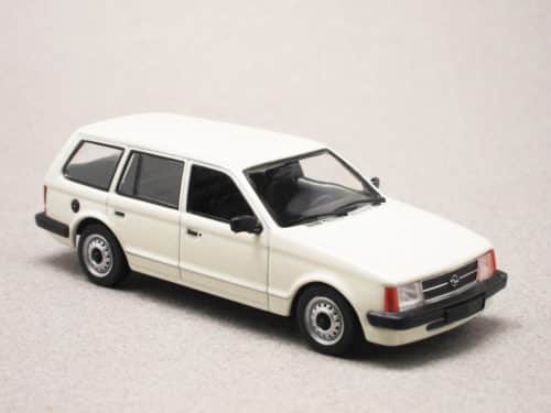 Opel Kadett D Caravan blanche (Maxichamps) 1/43e