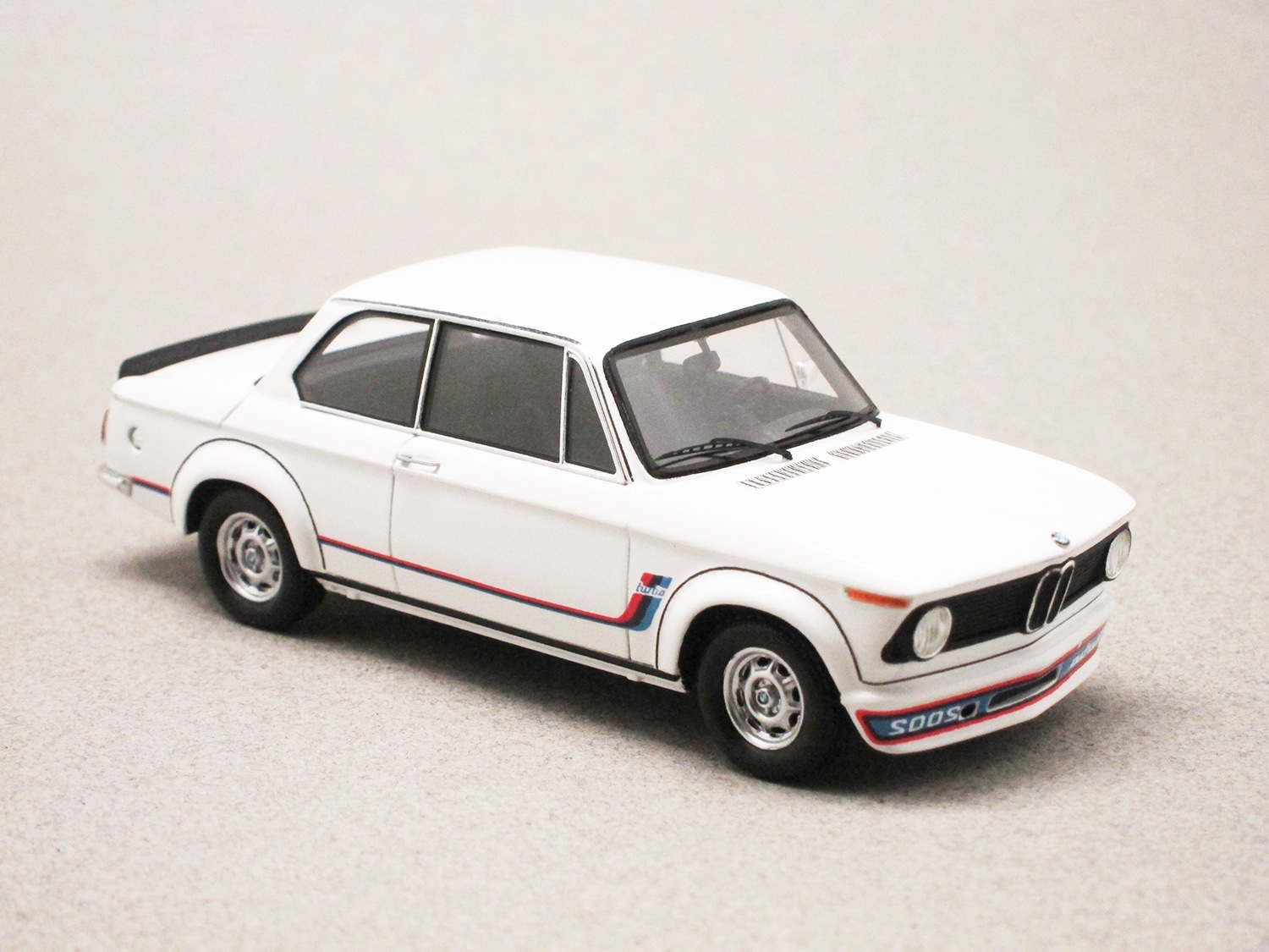 BMW 2002 Turbo blanche (Spark) 1/43e