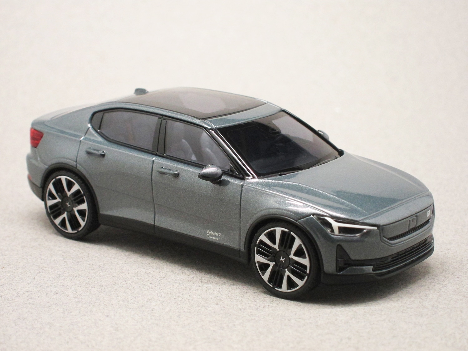 Polestar 2 restylée 2023 Thunder (Norev) 1/43e