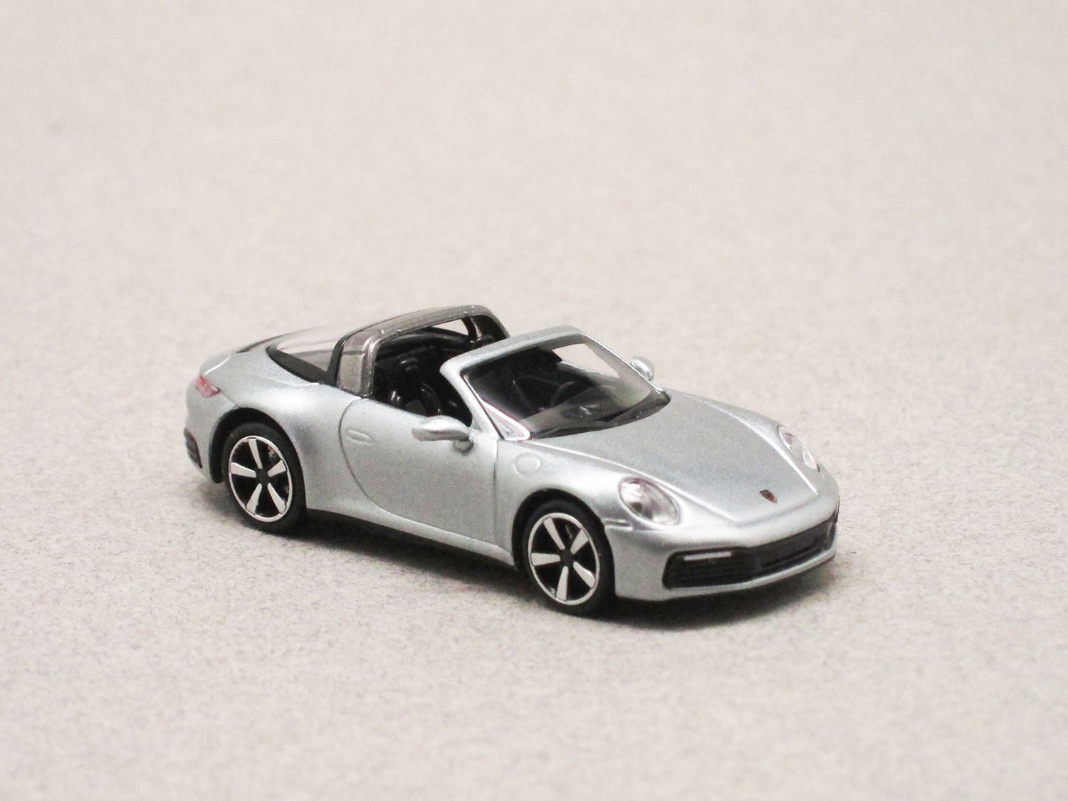 Porsche 911 Targa 4S 992 silver (Minichamps) 1/87e
