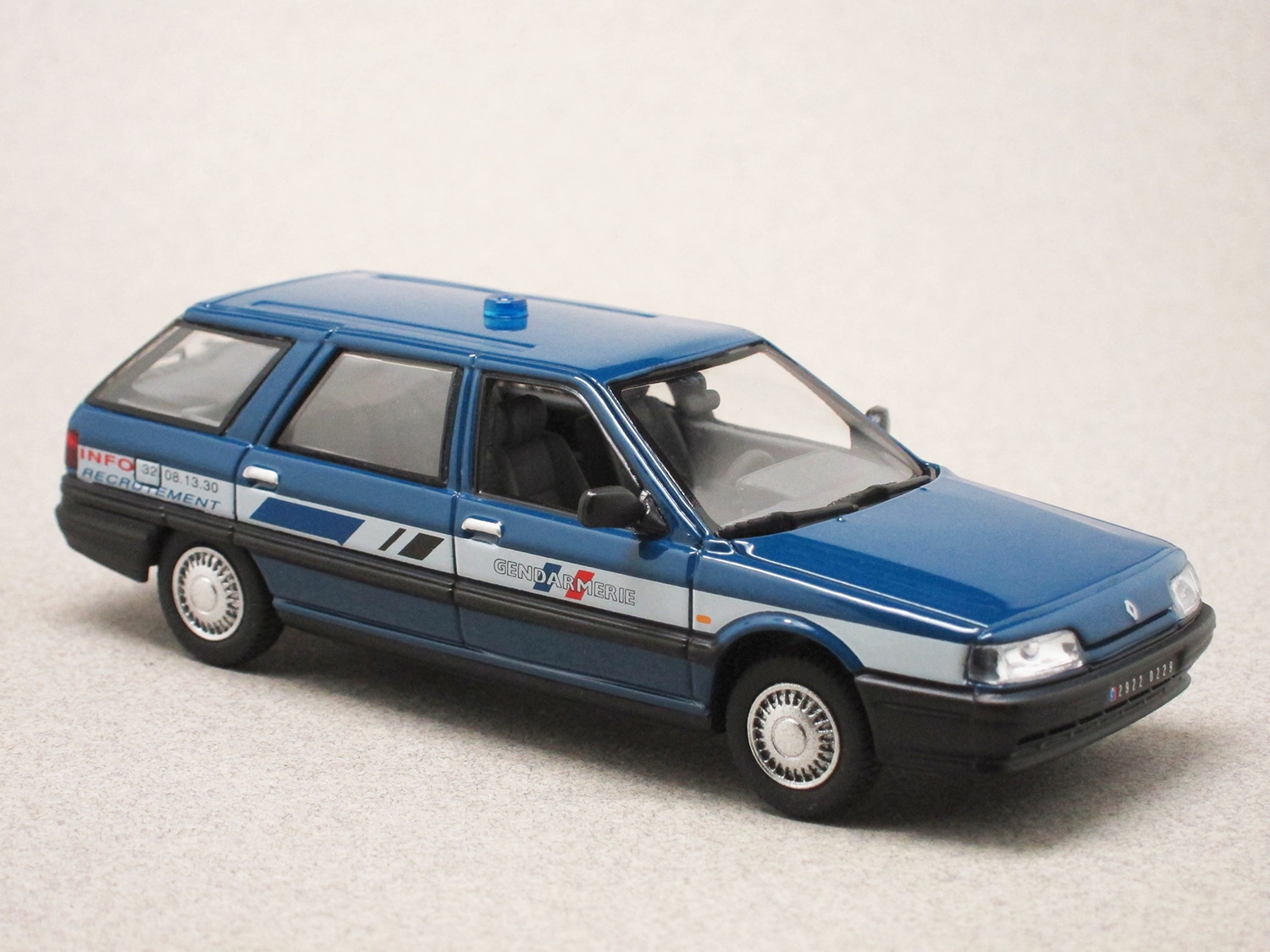 Renault 21 Nevada 1992 Gendarmerie info recrutement (Norev) 1/43e