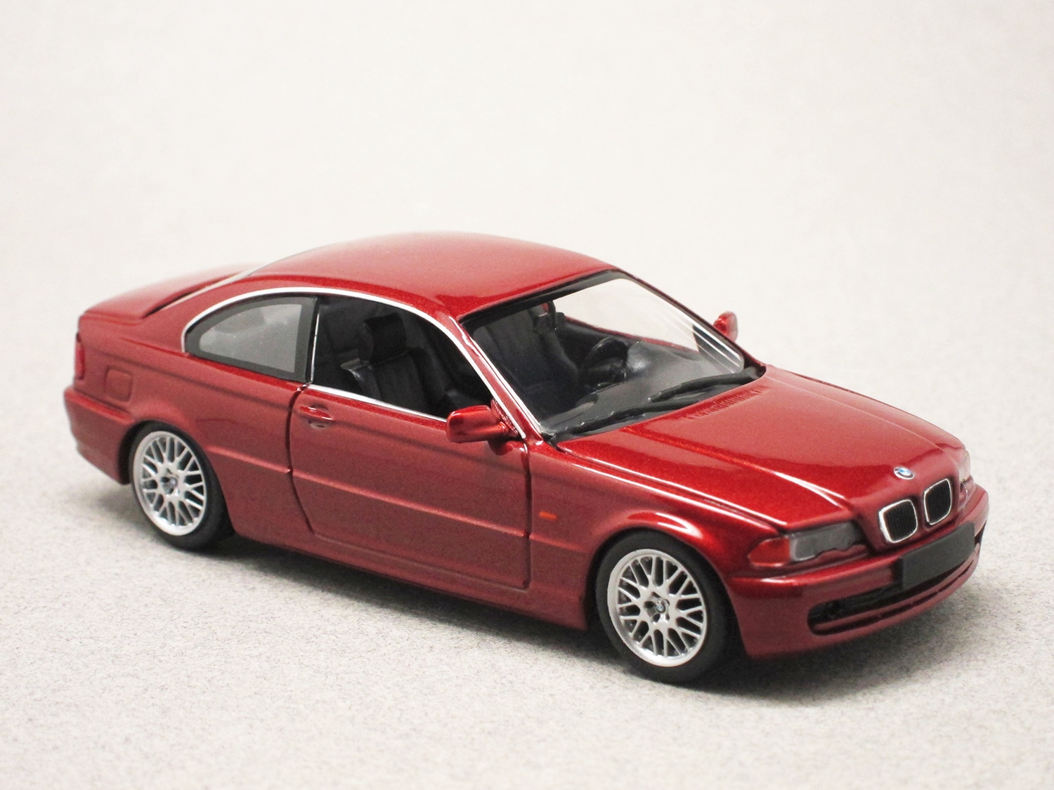 BMW Série 3 Coupé E46 rouge (Maxichamps) 1/43e