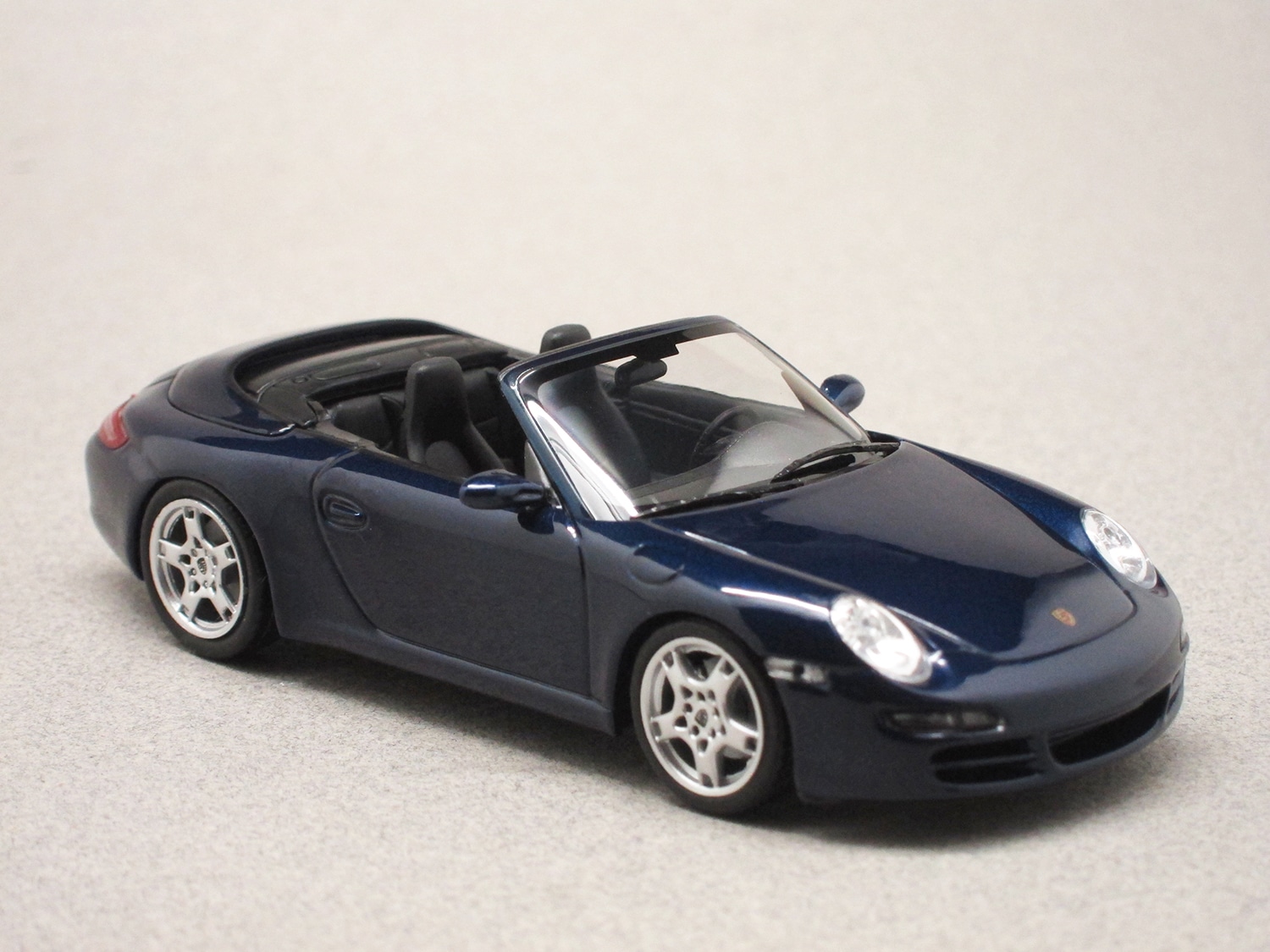 Porsche 911 Carrera S cabriolet 997 bleue (Maxichamps) 1/43e