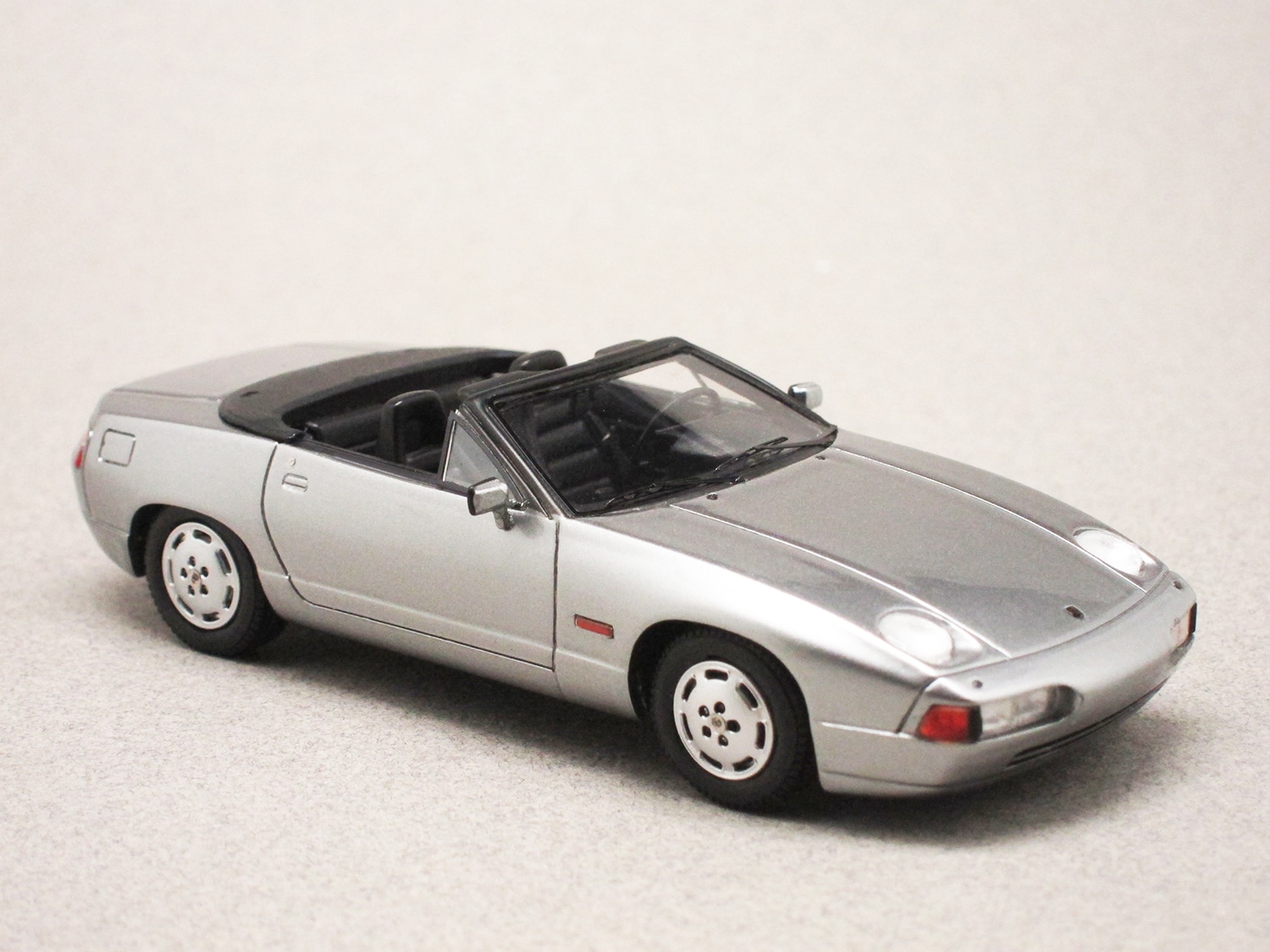 Porsche 928 Cabriolet prototype 1987 (Avenue 43) 1/43e