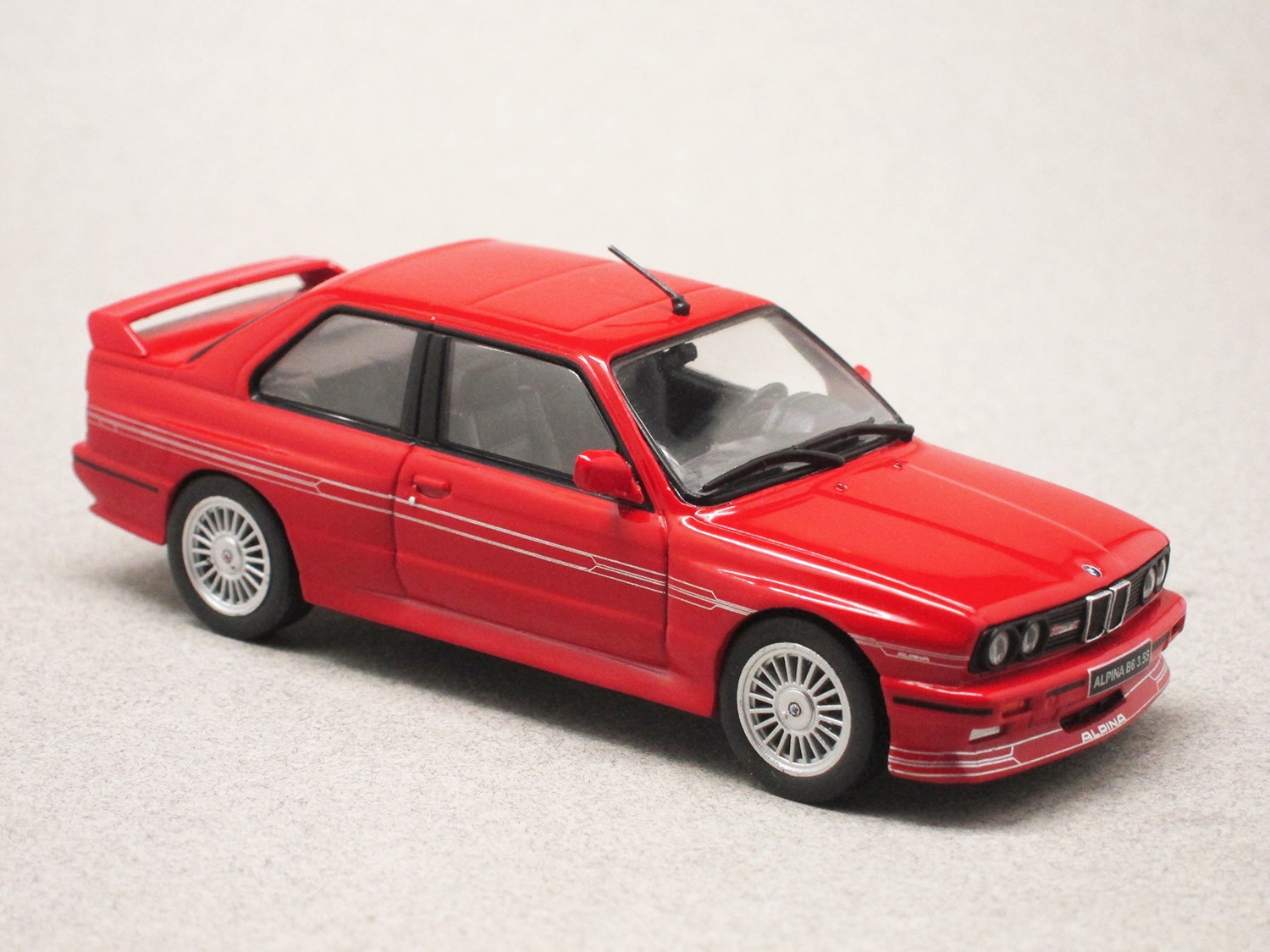 Alpina B6 3.5S rouge (Solido) 1/43e