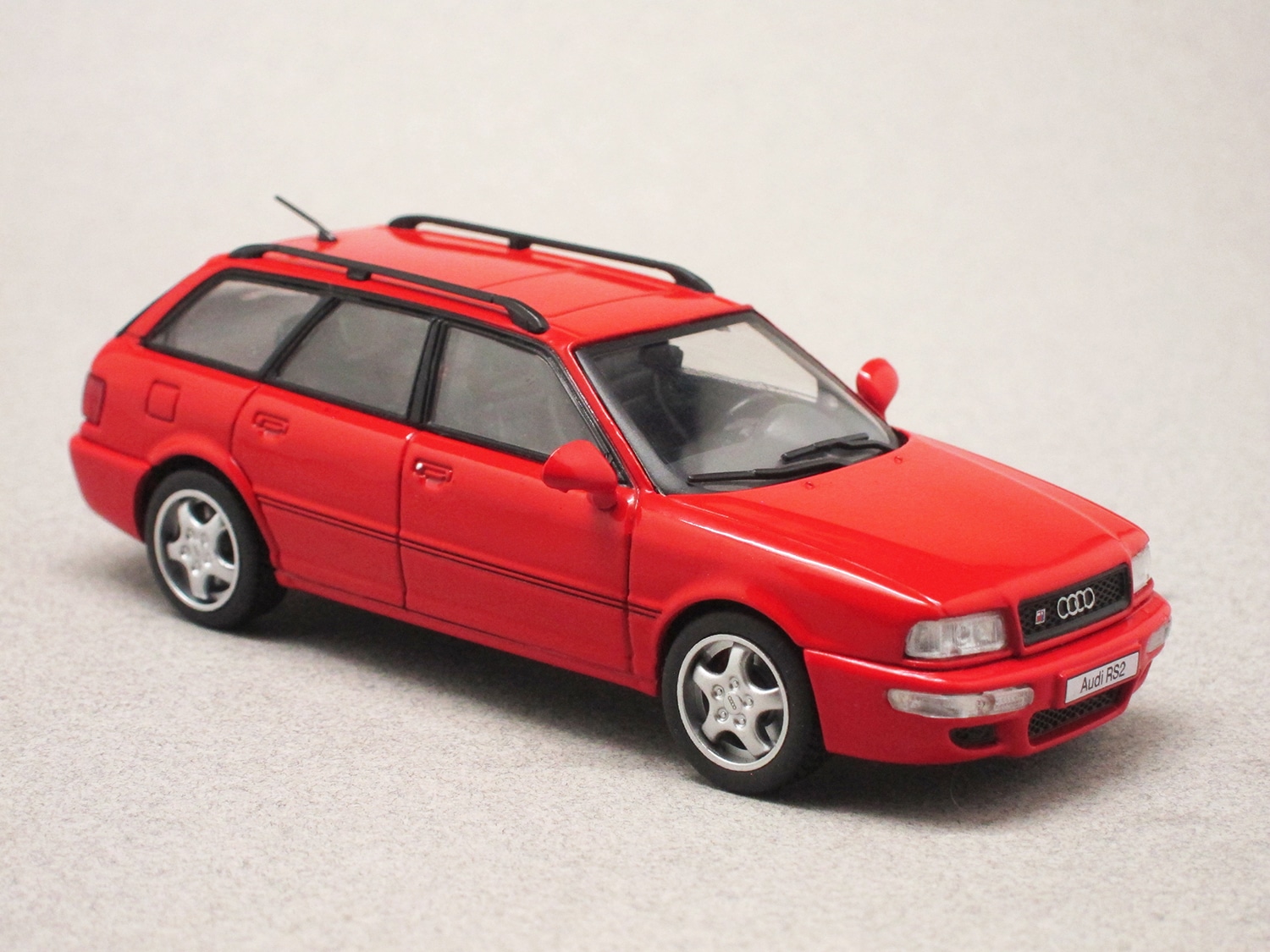 Audi RS2 Avant rouge (Solido) 1/43e