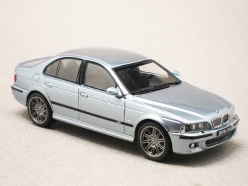 BMW M5 E39 bleu clair (Solido) 1/43e