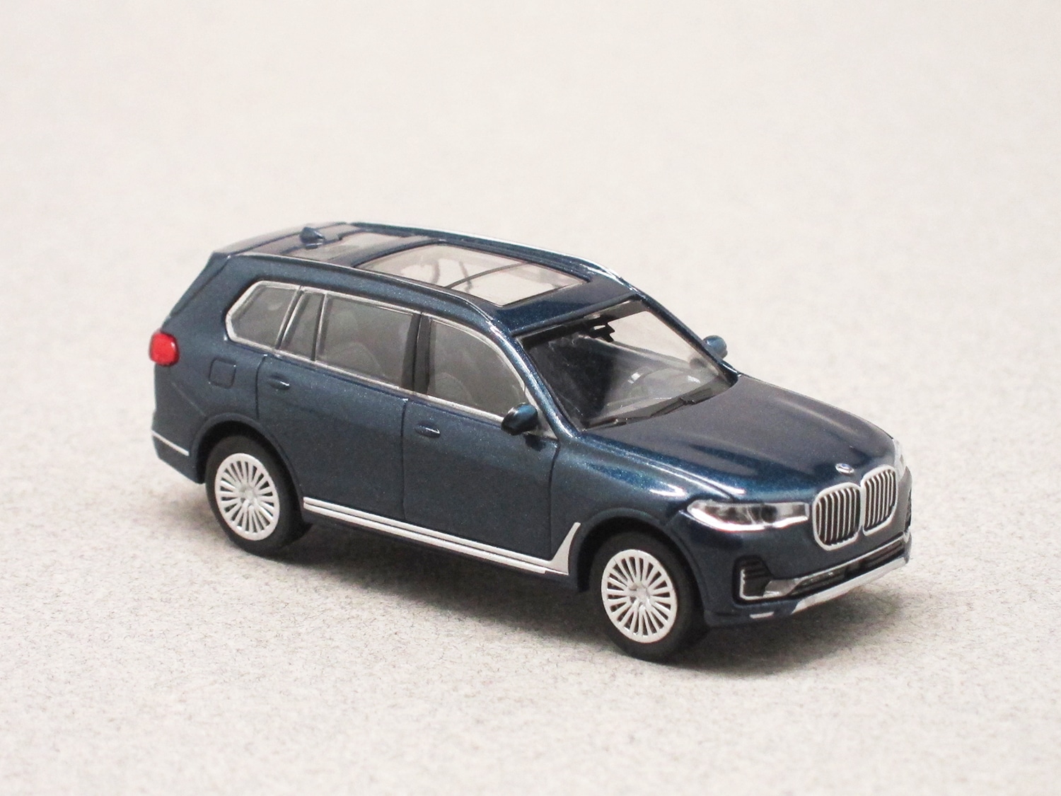 BMW X7 bleu (Minichamps) 1/87e