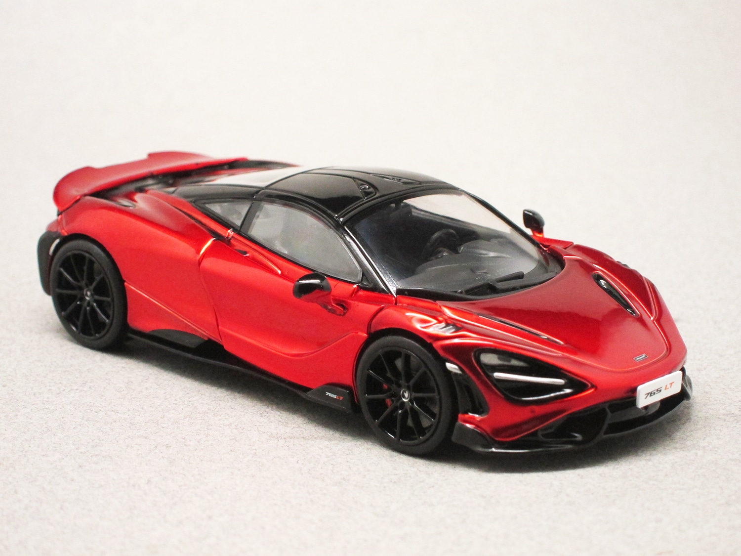 McLaren 765 LT rouge (Solido) 1/43e