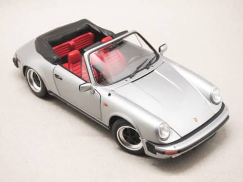 Porsche 911 Carrera 3.2 Cabriolet 1983 grise (Minichamps) 1/18e