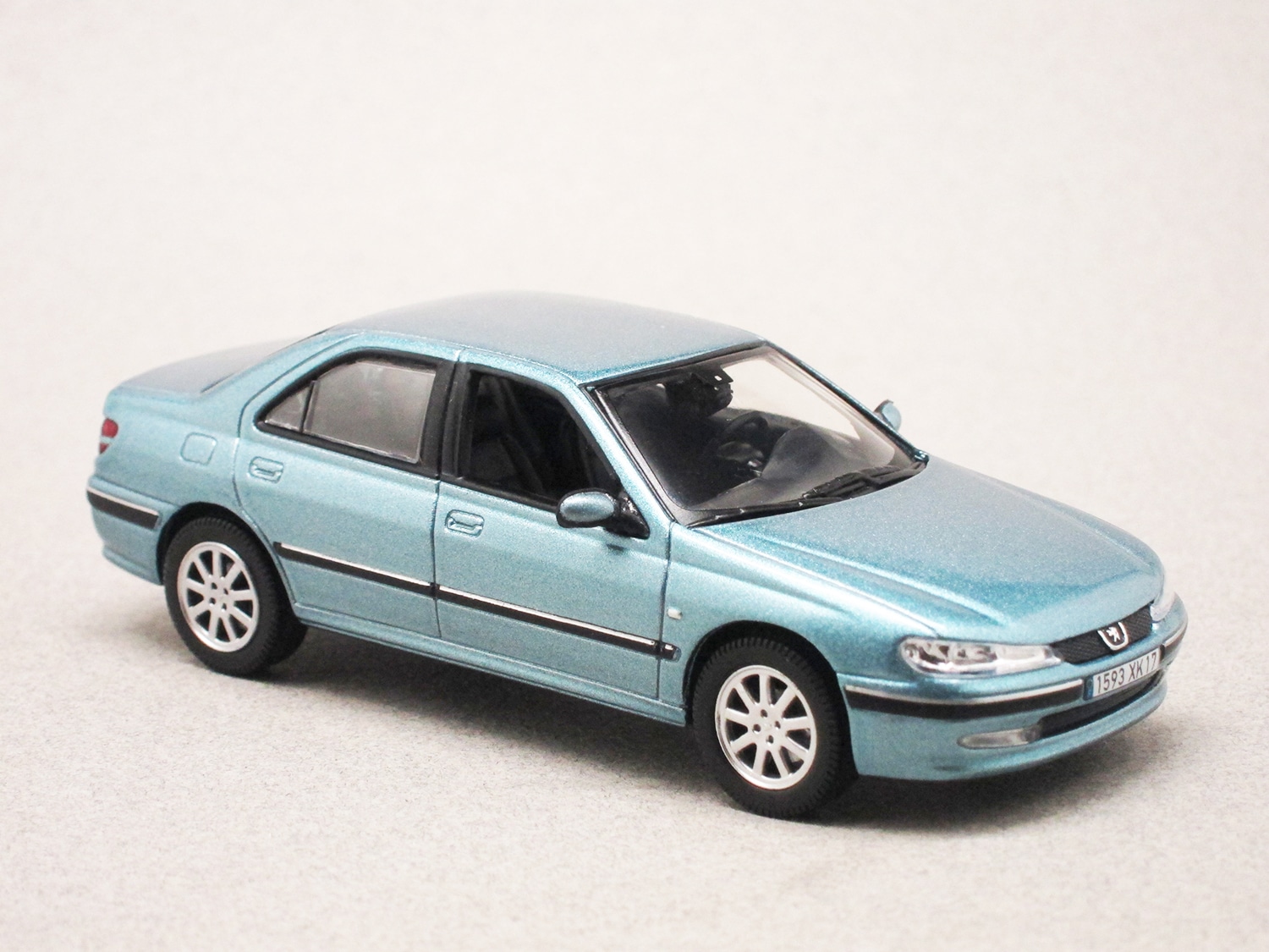 Peugeot 406 phase II bleue (Norev) 1/43e