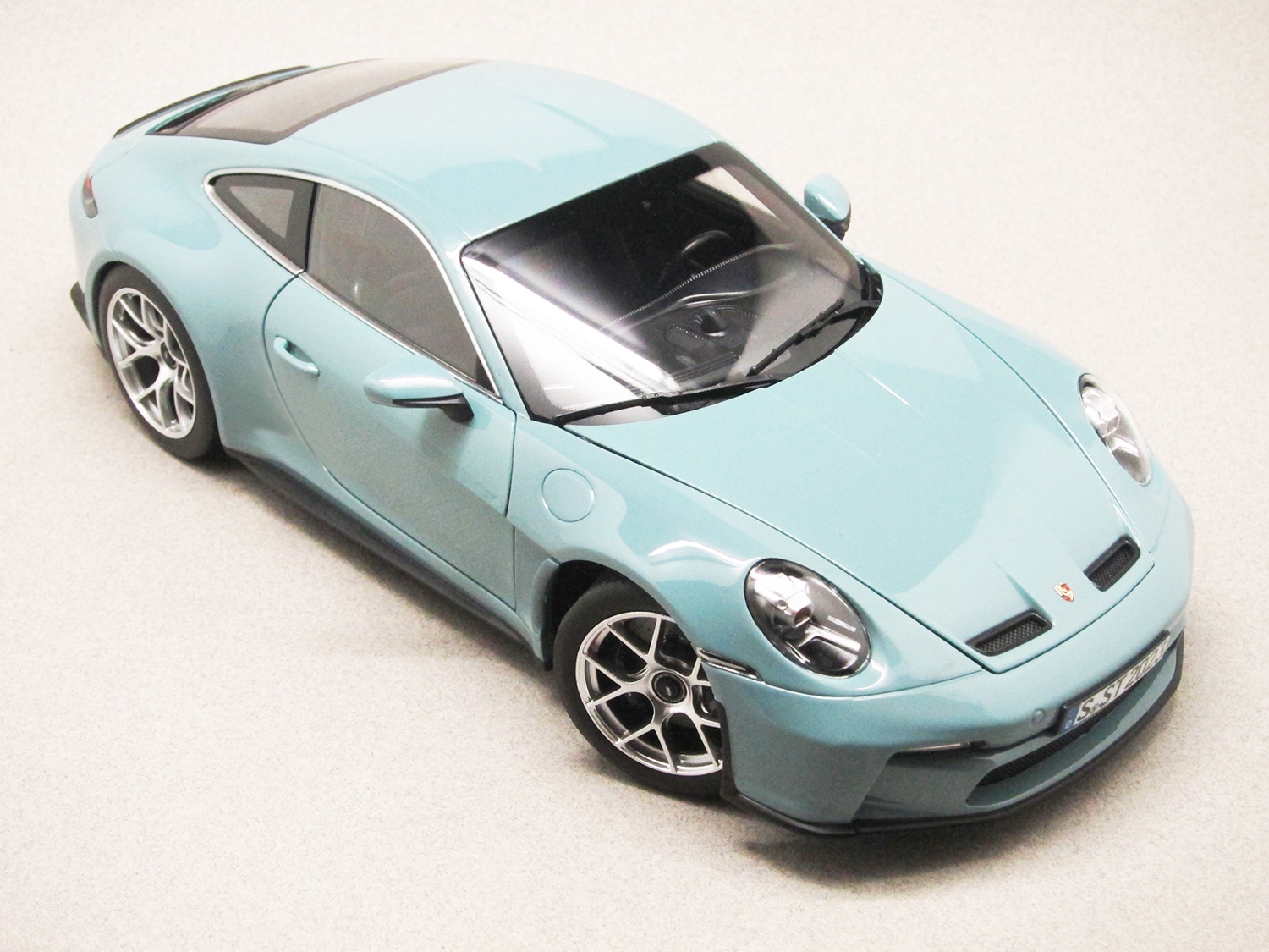 Porsche 911 S/T 2023 bleue (Norev) 1/18e