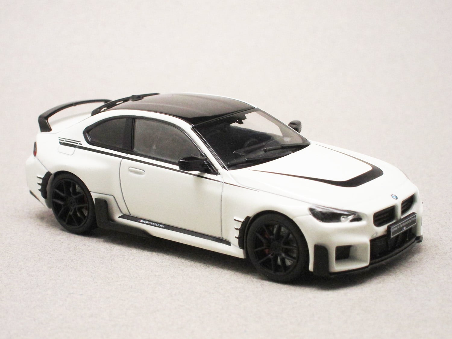 BMW M2 (G87) M Performance 2023 blanche (Solido) 1/43e