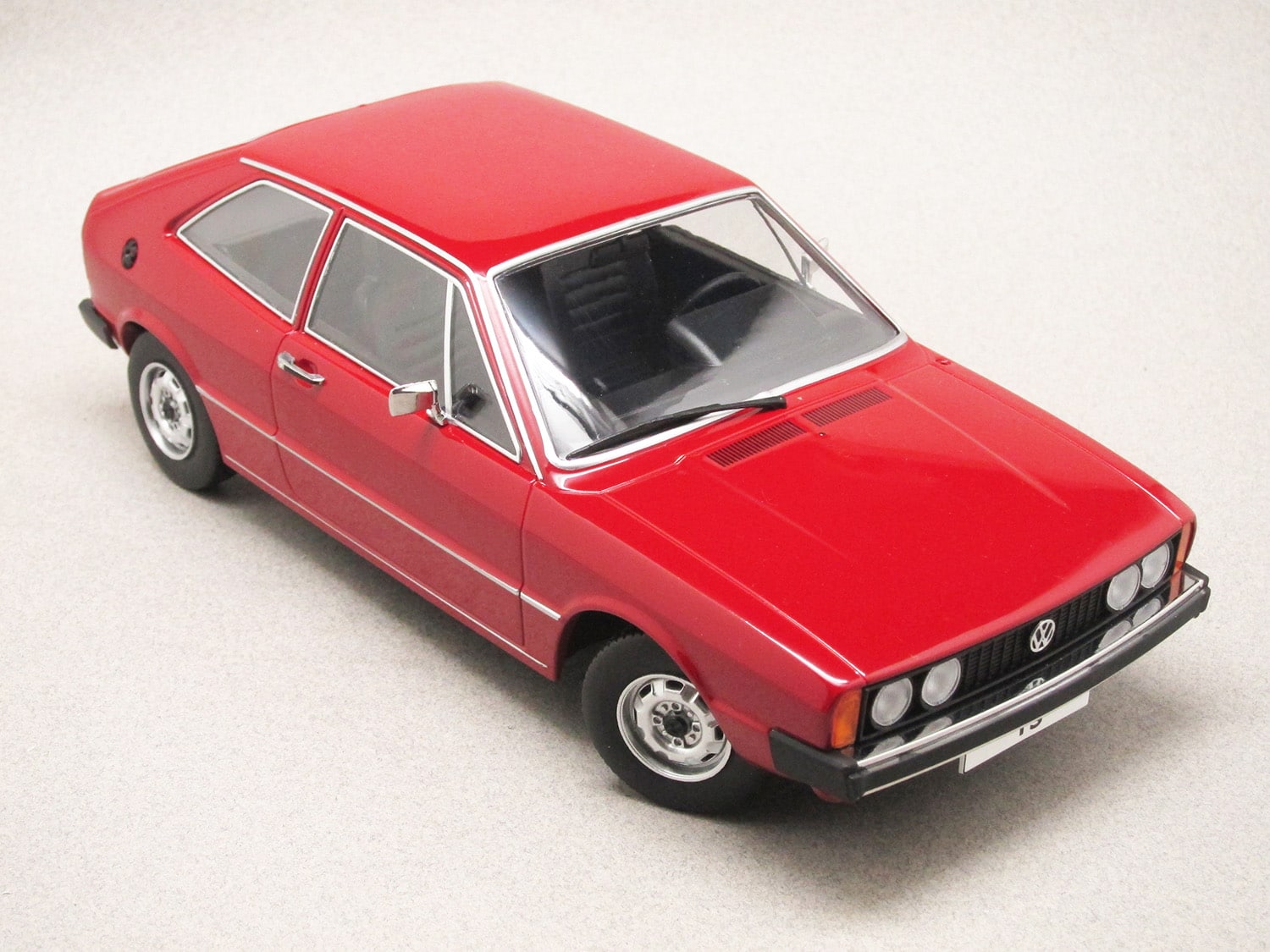 Volkswagen Scirocco MKI rouge (KK-Scale) 1/18e