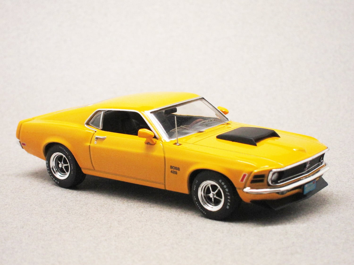 Ford Mustang Boss 429 1970 jaune (IXO) 1/43e