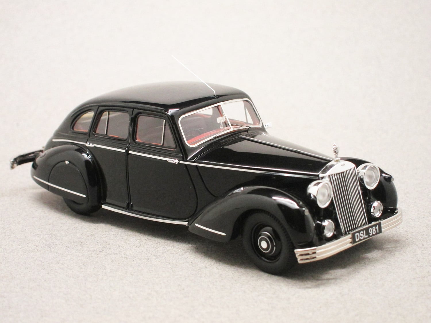 Invicta Black Prince 1947 (Esval) 1/43e