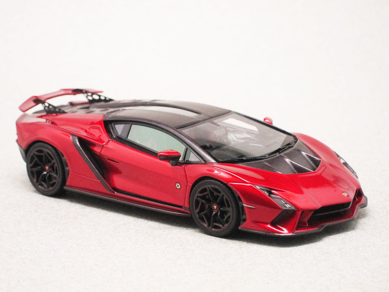 Lamborghini Invencible Rosso Efesto (LookSmart) 1/43e