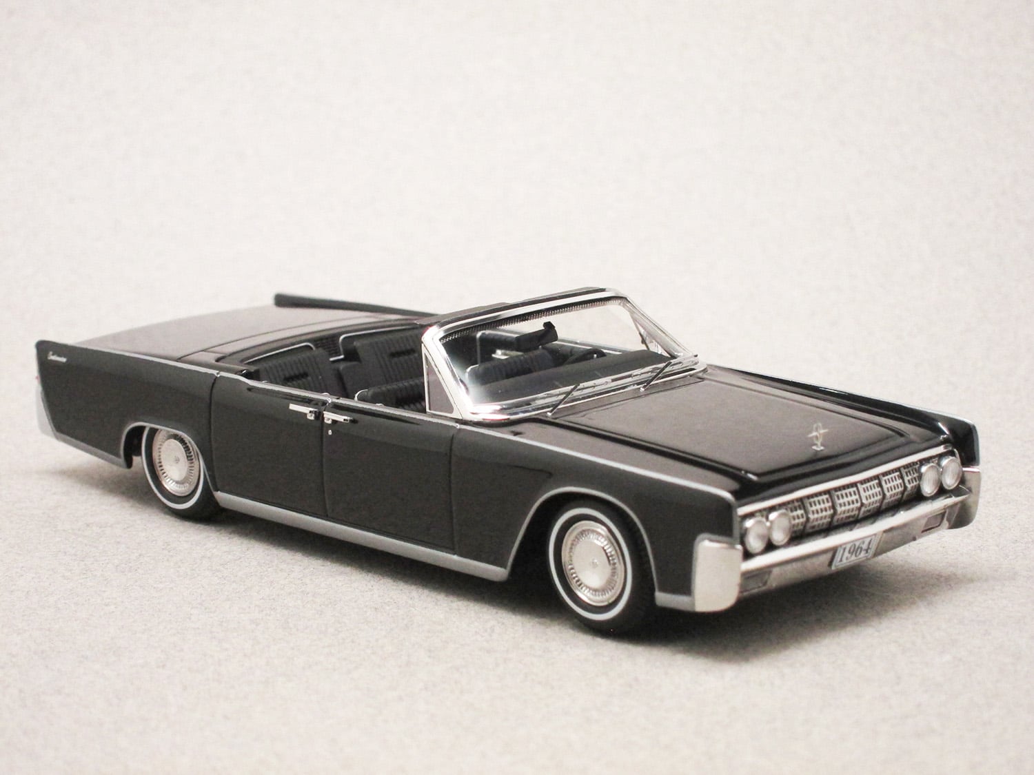 Lincoln Continental Convertible 1964 noire ouverte (GLM) 1/43e