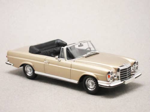 Mercedes 280 SE 3.5 W111 cabriolet gold (Maxichamps) 1/43e