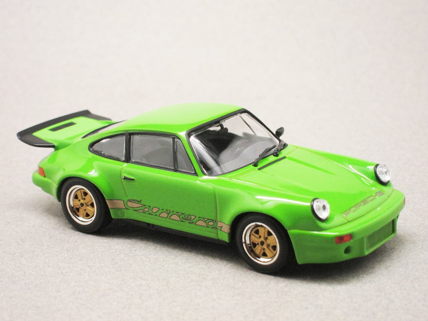 Porsche 911 Carrera RS 3.0 verte (Maxichamps) 1/43e