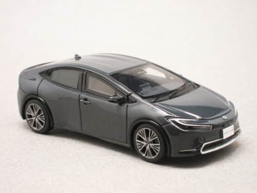 Toyota Prius V 2023 grise (Kyosho) 1/43e