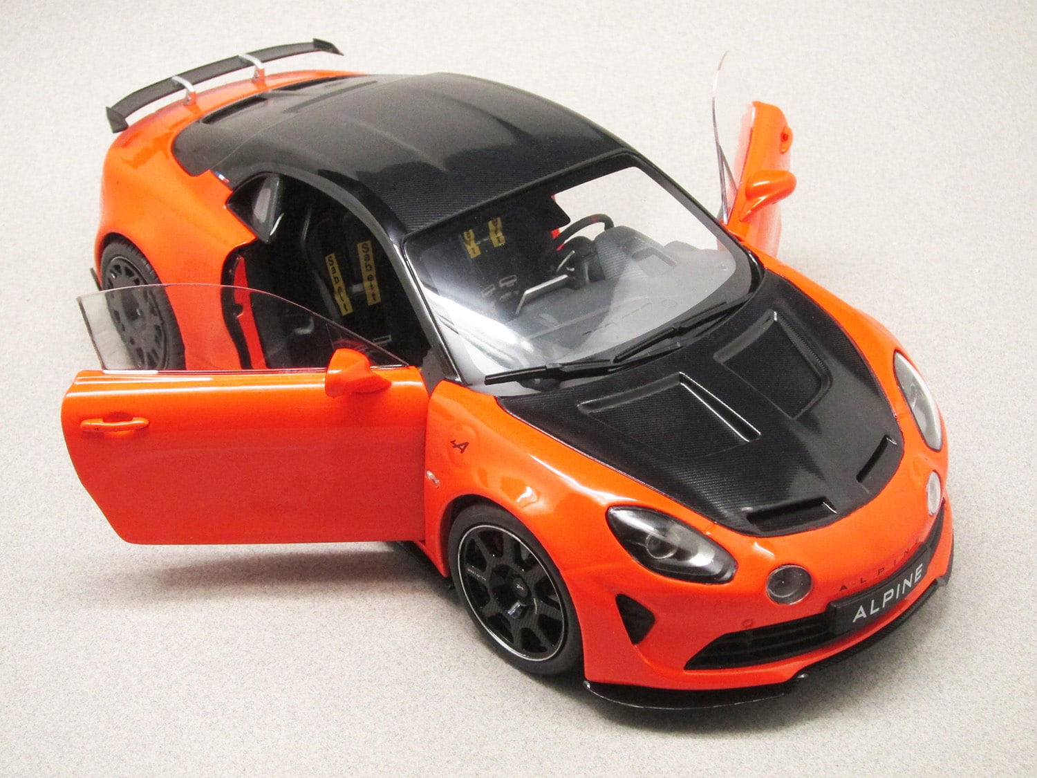 Alpine A110 R orange (Solido) 1/18e