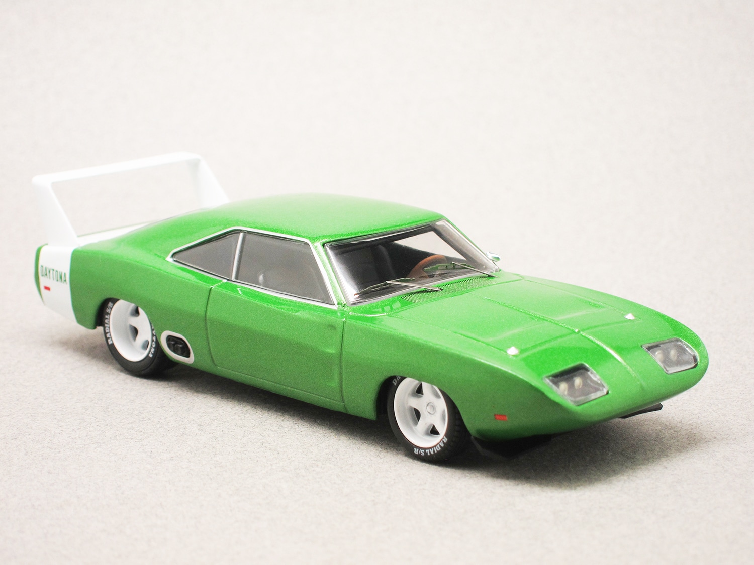 Dodge Charger Daytona 1969 verte (IXO) 1/43e