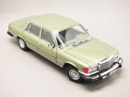 Mercedes 450 SEL W116 version US verte (Norev) 1/18e