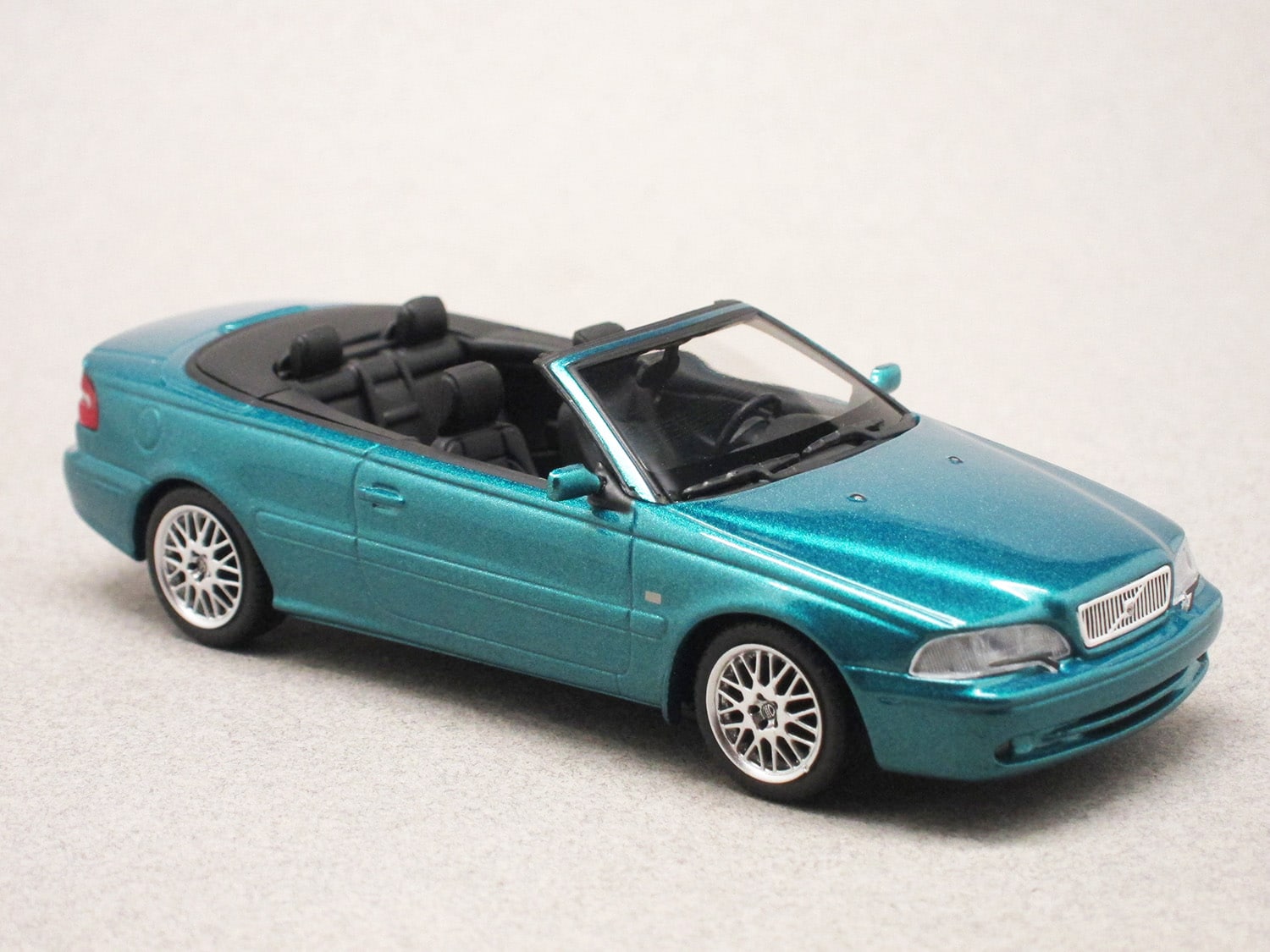 Volvo C70 cabriolet bleu (Maxichamps) 1/43e