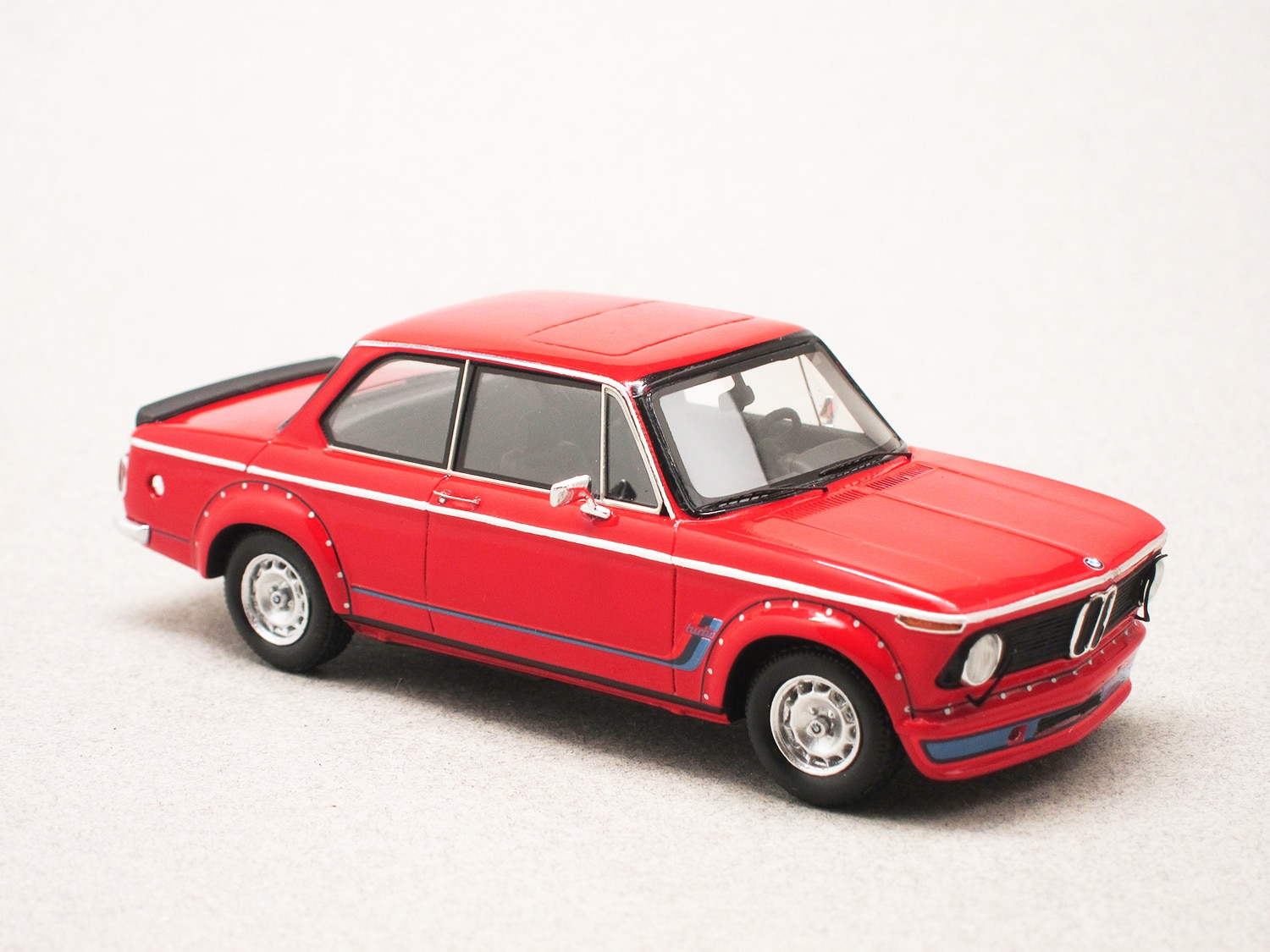 BMW 2002 Turbo rouge (Schuco) 1/43e