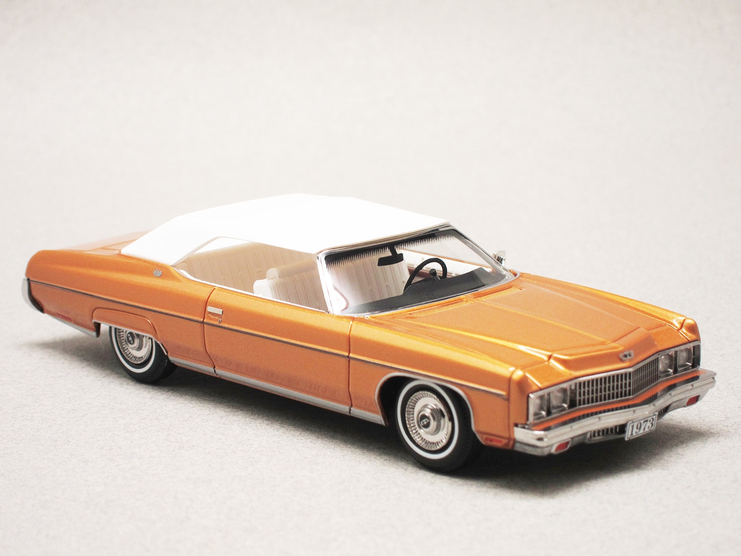 Chevrolet Caprice Convertible 1973 orange fermée (Stamp-Models) 1/43e