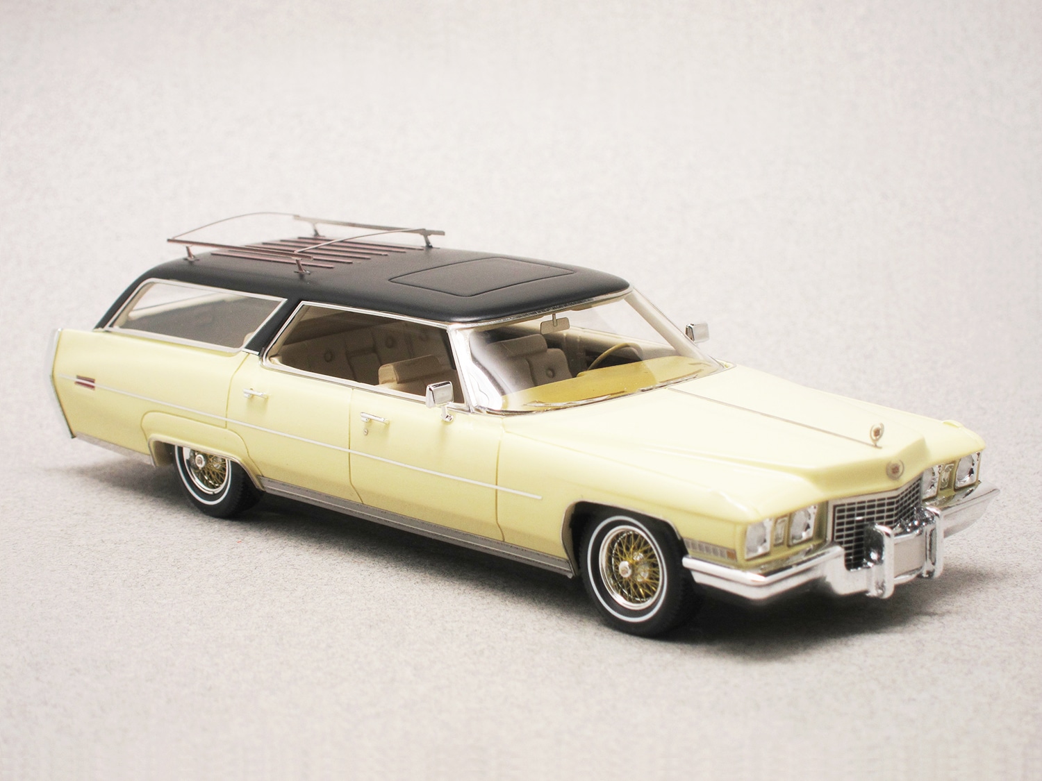 Cadillac DeVille Wagon 1972 Elvis Presley (Matrix) 1/43e
