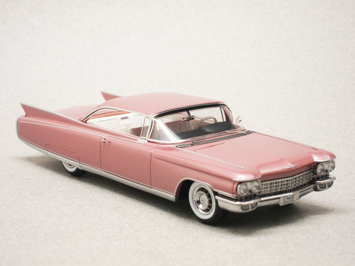 Cadillac Eldorado Seville 1960 rose (Stamp-Models) 1/43e