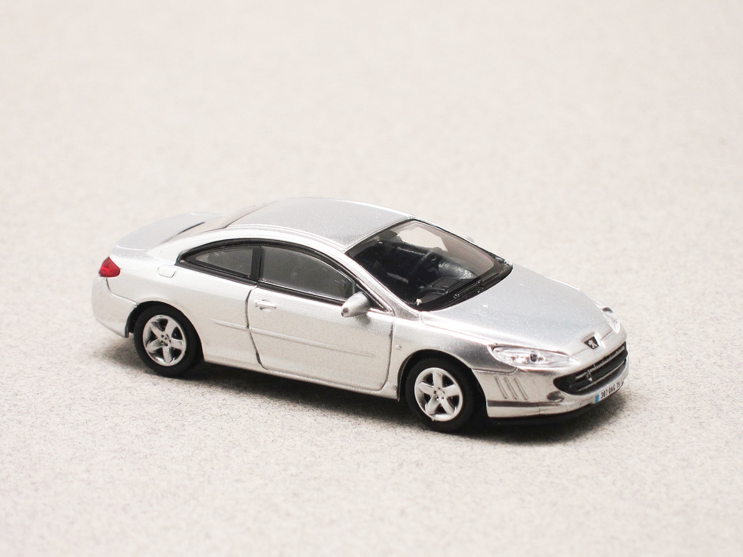 Peugeot 407 coupé gris argent (Norev) 1/87e