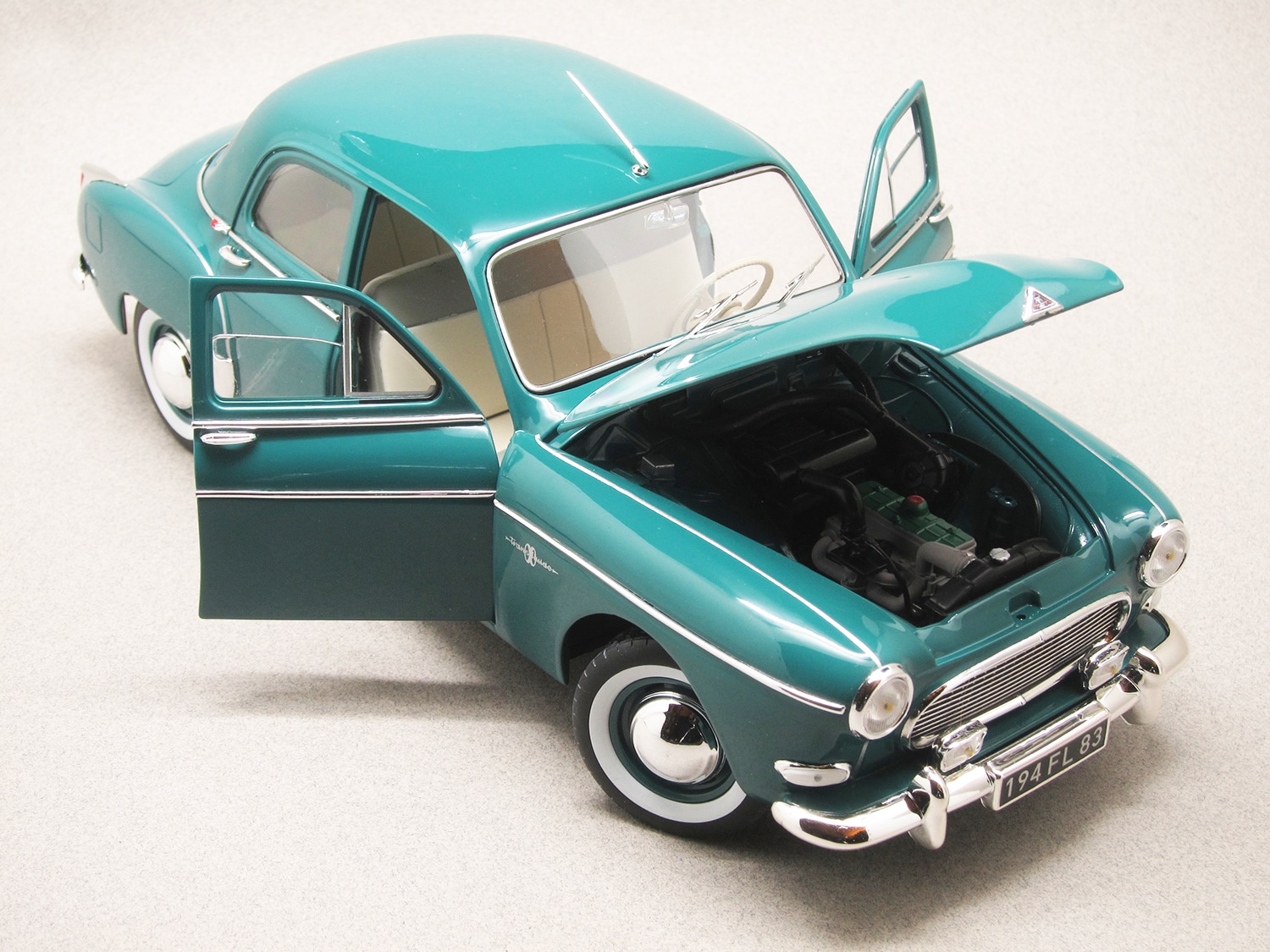 Renault Frégate verte (Norev) 1/18e